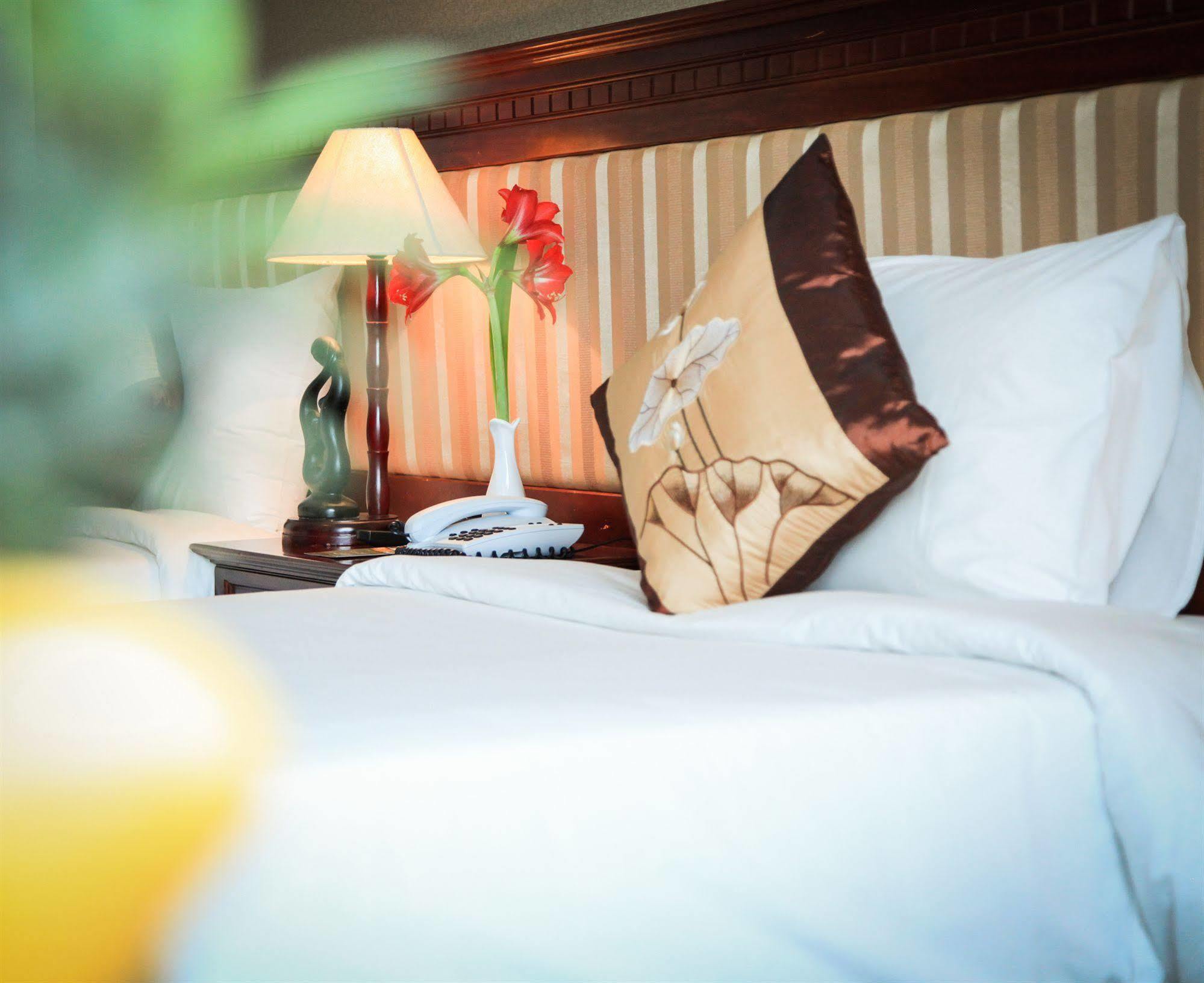 Aloha Halong Hotel Hạ Long-öböl Kültér fotó